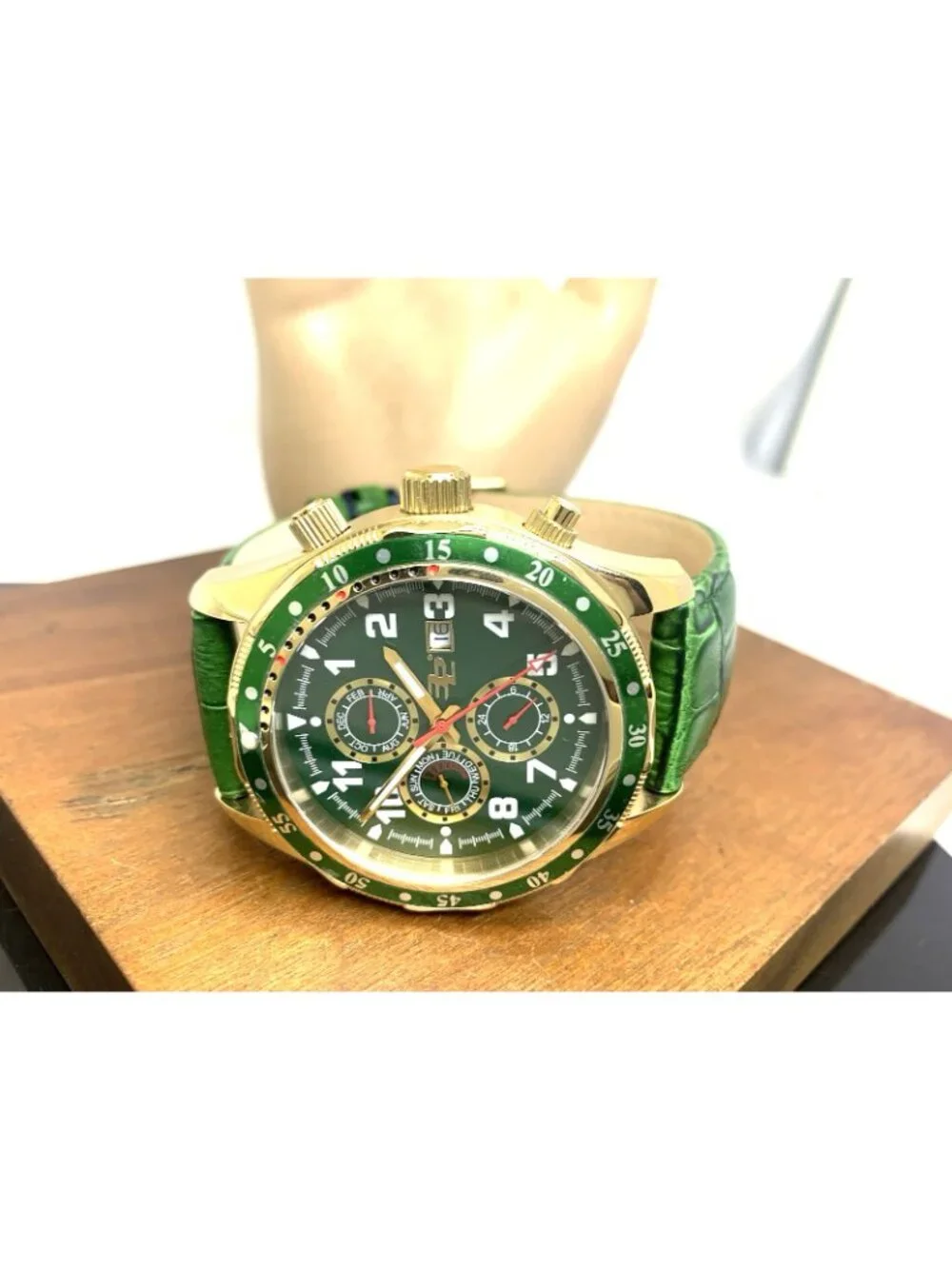 32 Degrees Men's Watch Swiss Quartz Gold Tone Case Green Dial Leather 43mm